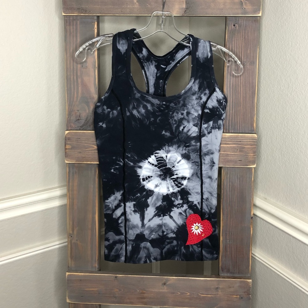 Gorgeous detailed tank top